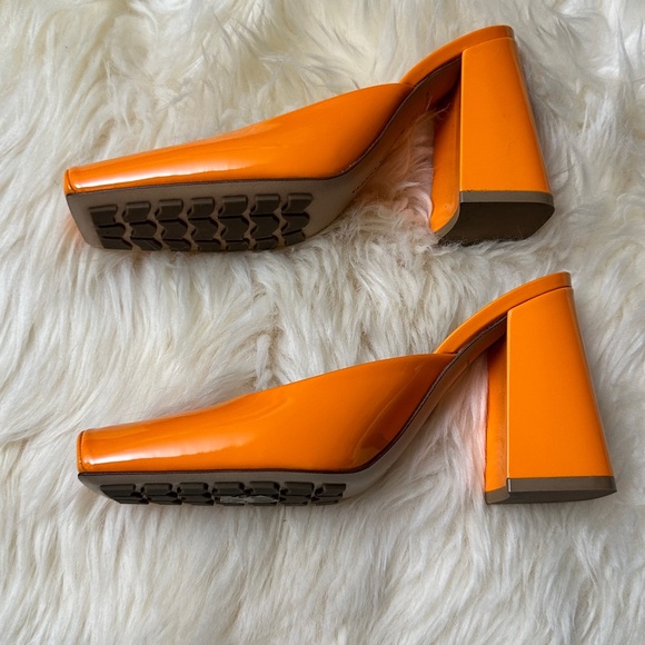 Bottega Veneta Tower Square-Toe Slip-On Pumps - Picture 6 of 13